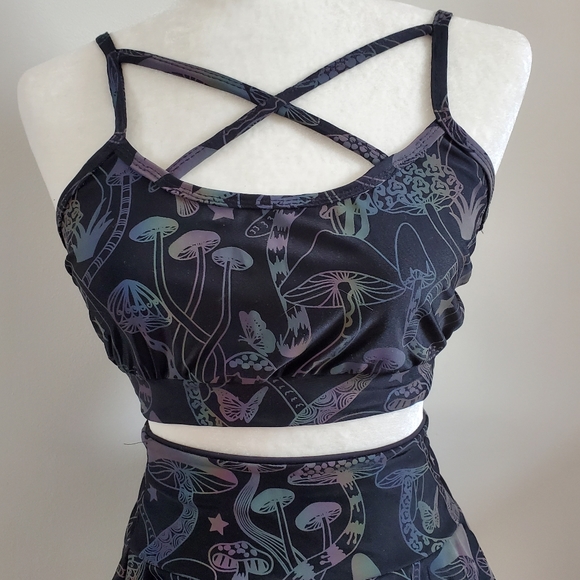 New! Reflective mushrooms crop top psychadelic - Picture 3 of 8